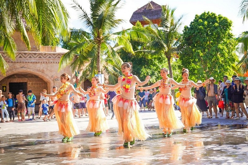 Top 5 trải nghiệm không thể bỏ lỡ của fan 8Wonder tại VinWonders Nha Trang