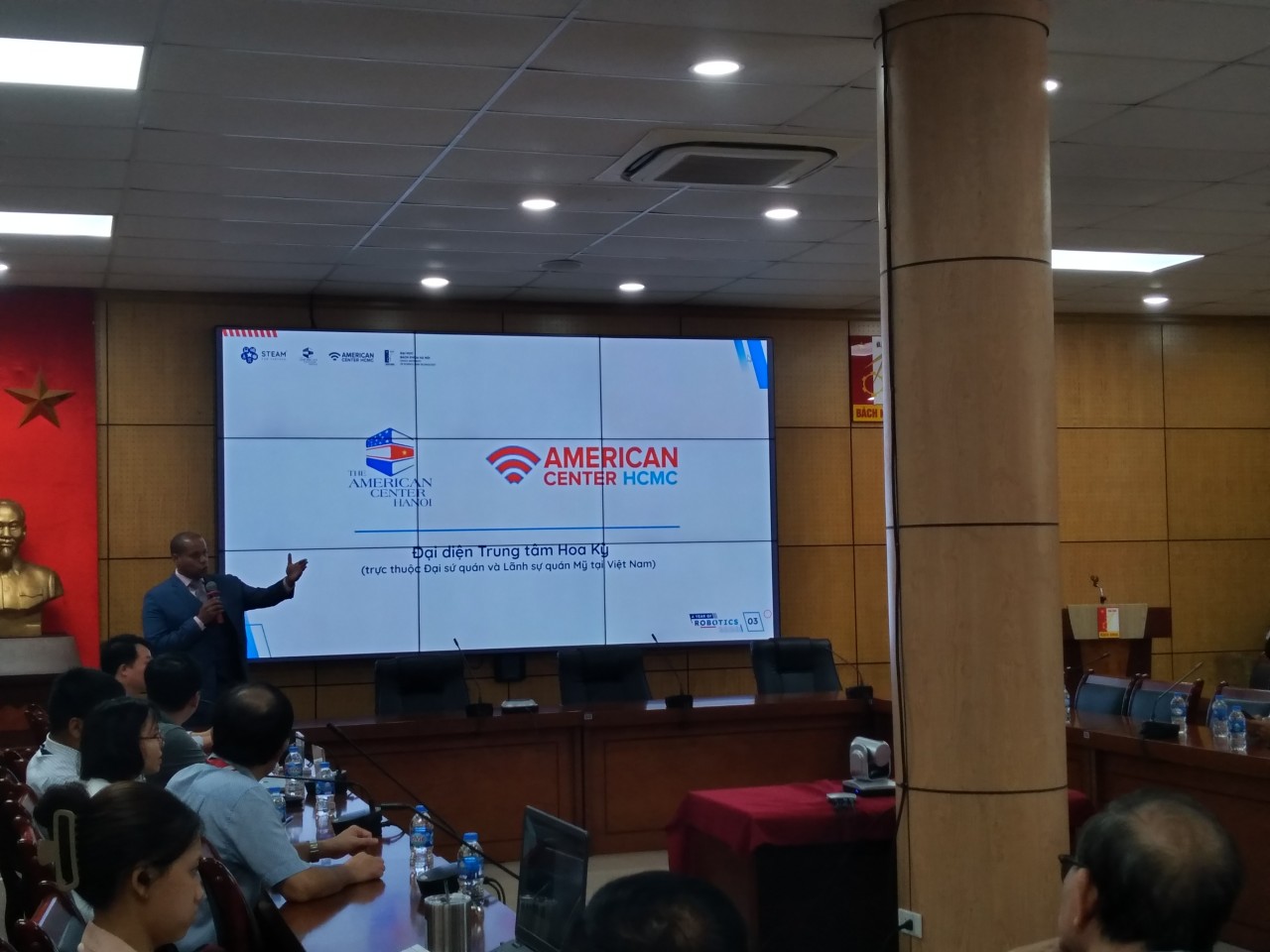 Phái đoàn Ngoại giao Hoa Kỳ cam kết hỗ trợ Việt Nam giáo dục STEAM cho trẻ em