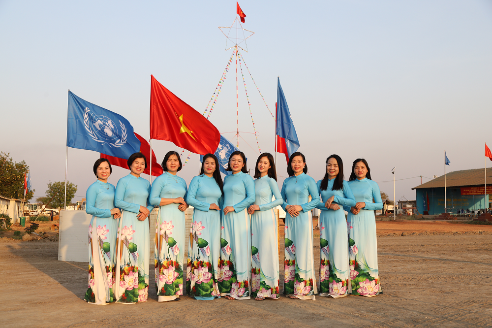 Bài 3: Những "sứ giả" đưa Áo dài ra thế giới