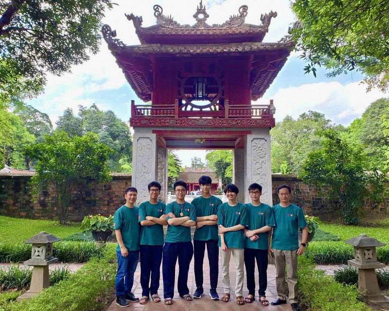 Việt Nam đoạt 2 Huy chương Vàng Olympic Vật lý Quốc tế