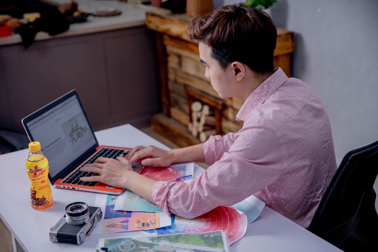 Công việc liên quan đến sáng tạo thu hút đông đảo lao động trẻ với cơ hội phát triển tốt.