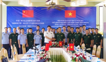 Giao ban giữa đoàn đại biểu 12 đồn biên phòng tỉnh Cao Bằng, Hà Giang với Chi đội quản lý biên giới Bách Sắc (Trung Quốc)