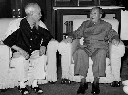 Hồ Chí Minh và những câu chuyện ứng xử ngoại giao