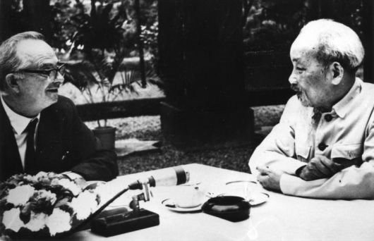 Hồ Chí Minh và những câu chuyện ứng xử ngoại giao