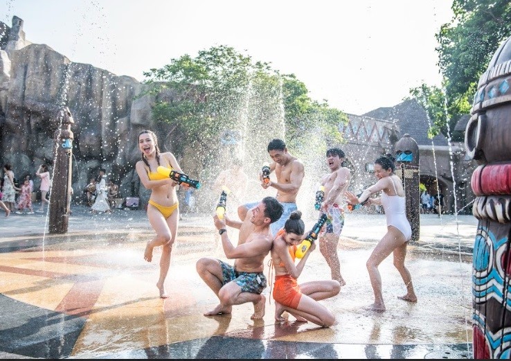 “Miền đất hội hè” VinWonders Nha Trang náo nhiệt chờ Charlie Puth biểu diễn