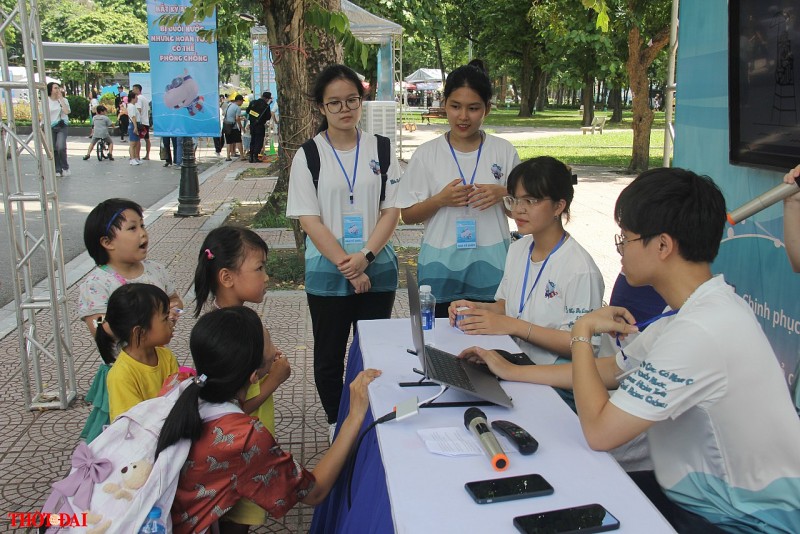 Sự quan tâm của cha mẹ góp phần bảo vệ trẻ em trước nguy cơ đuối nước Sự quan tâm của cha mẹ góp phần bảo vệ trẻ em trước nguy cơ đuối nước