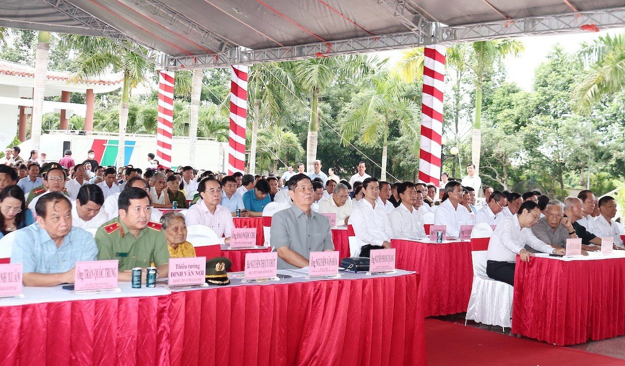 Nhiều phần quà thiết thực tri ân người có công ở Cần Thơ, Hậu Giang