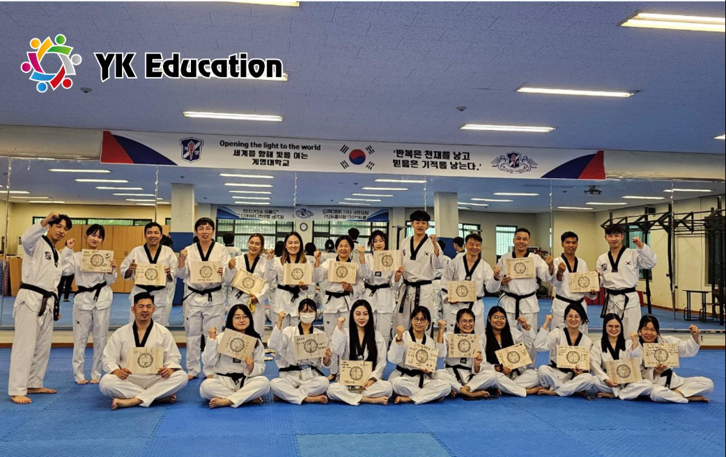 trải nghiệm hoạt động tìm hiểu về môn võ thuật truyền thống Taekwondo. Các võ sư của Đại học Keimyung đã hướng dẫn sinh viên UEF thực hành các tư thế võ căn bản để phòng thân. trải nghiệm hoạt động tìm hiểu về môn võ thuật truyền thống Taekwondo. Các võ sư của Đại học Keimyung đã hướng dẫn sinh viên UEF thực hành các tư thế võ căn bản để phòng thân.