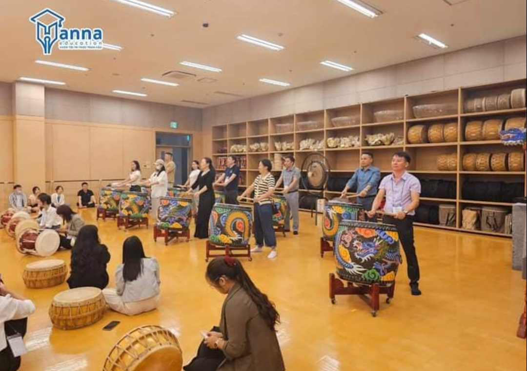 Sinh viên Việt Nam trải nghiệm văn hóa “xứ sở kim chi” Sinh viên Việt Nam trải nghiệm văn hóa “xứ sở kim chi”