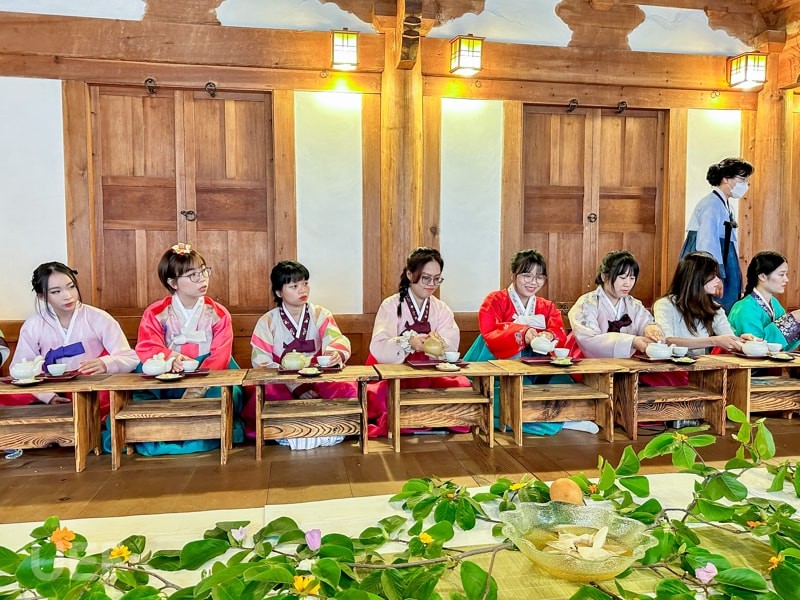 Sinh viên Việt Nam trải nghiệm văn hóa “xứ sở kim chi” Sinh viên Việt Nam trải nghiệm văn hóa “xứ sở kim chi”