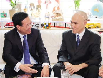 chu tich nuoc vo van thuong tham gia dinh tien sy vat ly nguoi viet tai ao