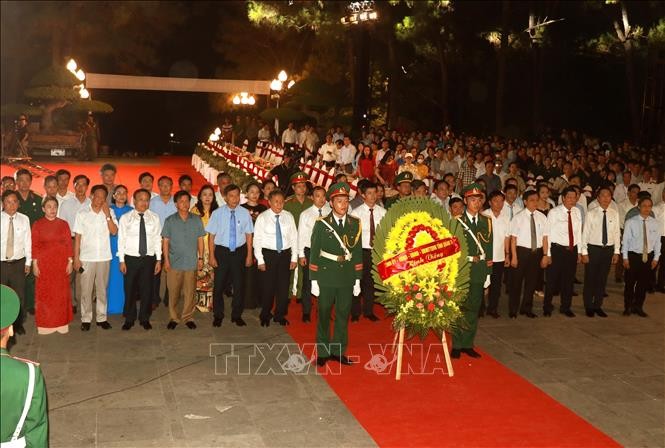 Chương trình nghệ thuật "Nghĩa tình tháng 7 - Hoa dâng mộ liệt sỹ"