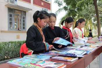 Hỗ trợ xây dựng tủ sách cộng đồng cho các xã vùng đồng bào dân tộc thiểu số và miền núi