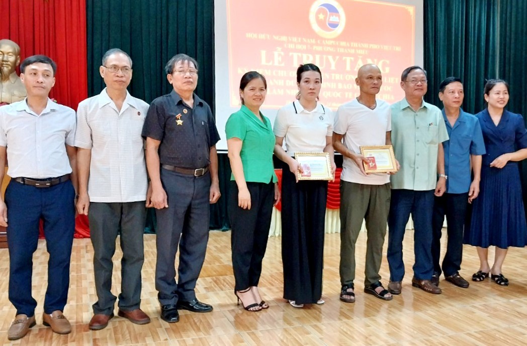 Thăm hỏi, tặng quà tri ân người có công nhân ngày Thương binh - Liệt sĩ tại Phú Thọ