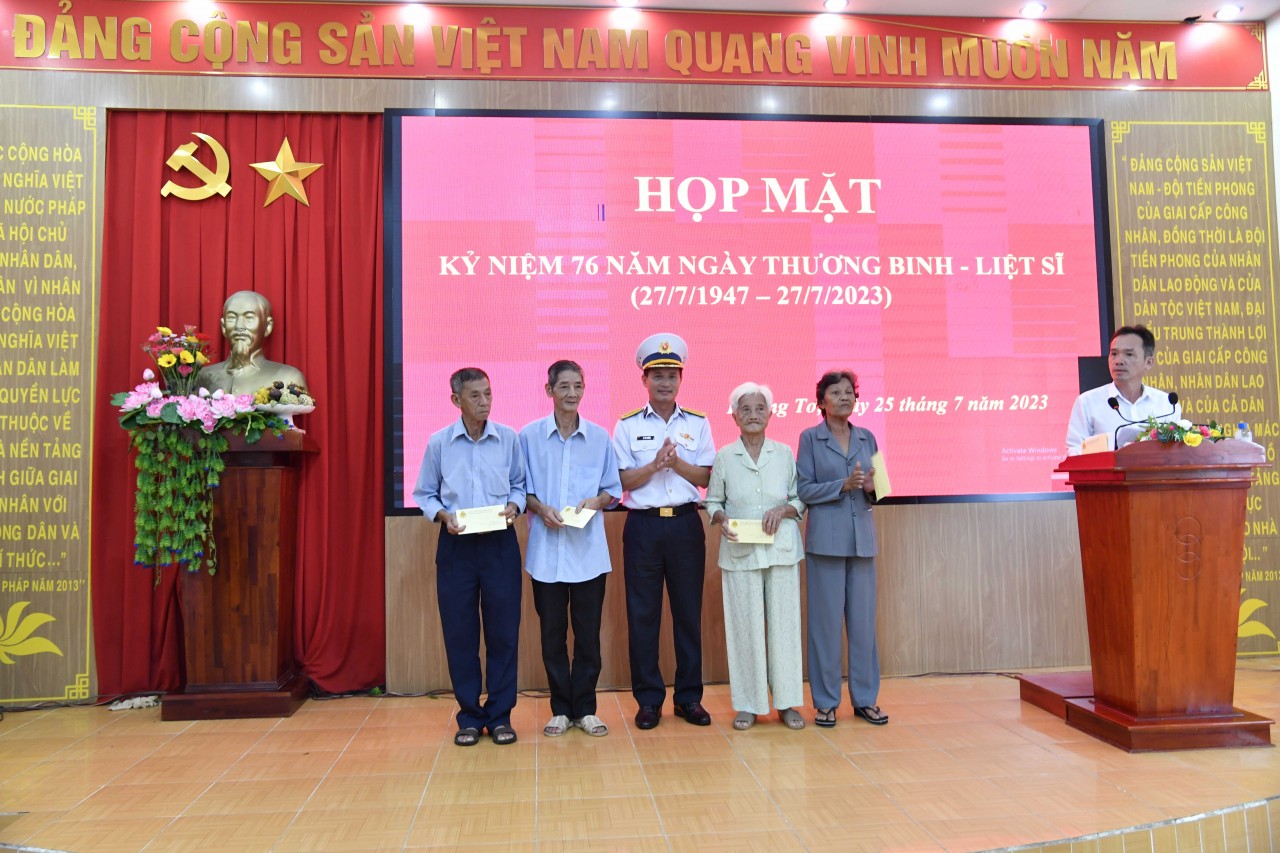 Vùng 5 Hải quân: Nhiều hoạt động tri ân dịp kỷ niệm Ngày Thương binh - Liệt sĩ