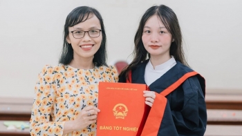 Học sinh Lào và Campuchia lớp dự bị tiếng Việt chia tay mái trường Hữu nghị T80