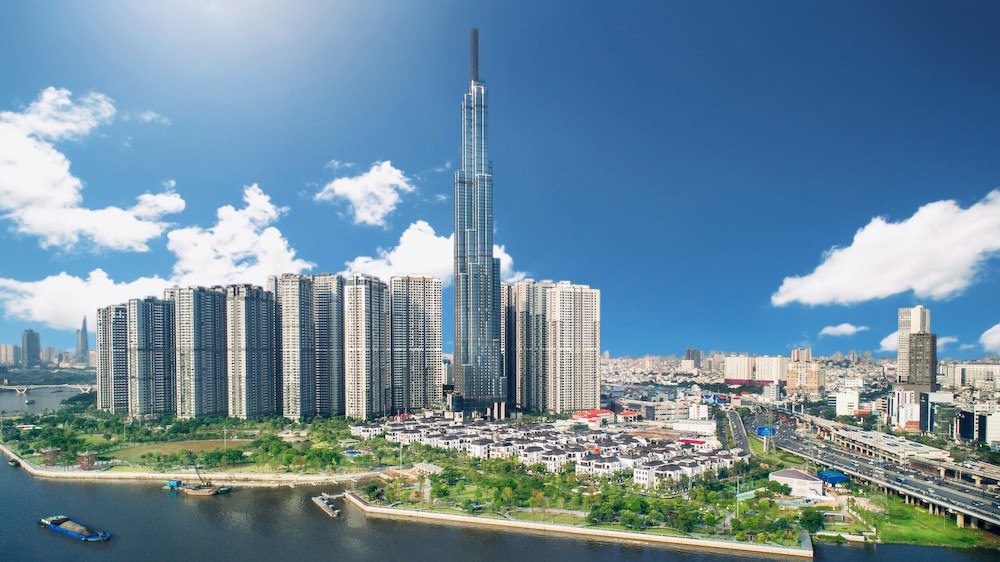 Tại Thành phố Hồ Chí Minh, Vincom Center Landmark 81 cũng là biểu tượng tự hào vươn tầm thế giới với hàng loạt kỷ lục ấn tượng.