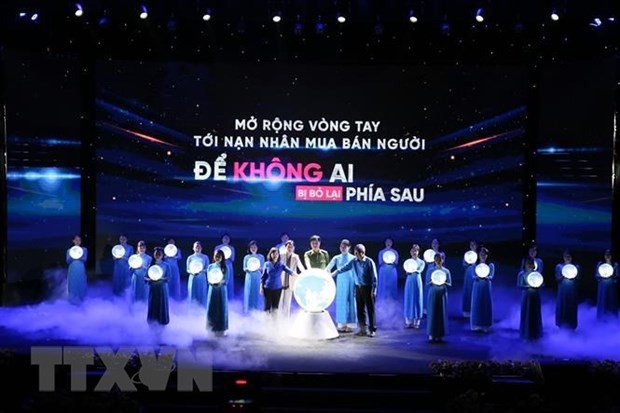 Vì sao ngày càng nhiều nam giới là nạn nhân mua bán người? | Pháp luật | Vietnam+ (VietnamPlus)
