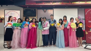 Học sinh Việt Nam trải nghiệm trở thành một người dân “xứ kim chi” thực thụ