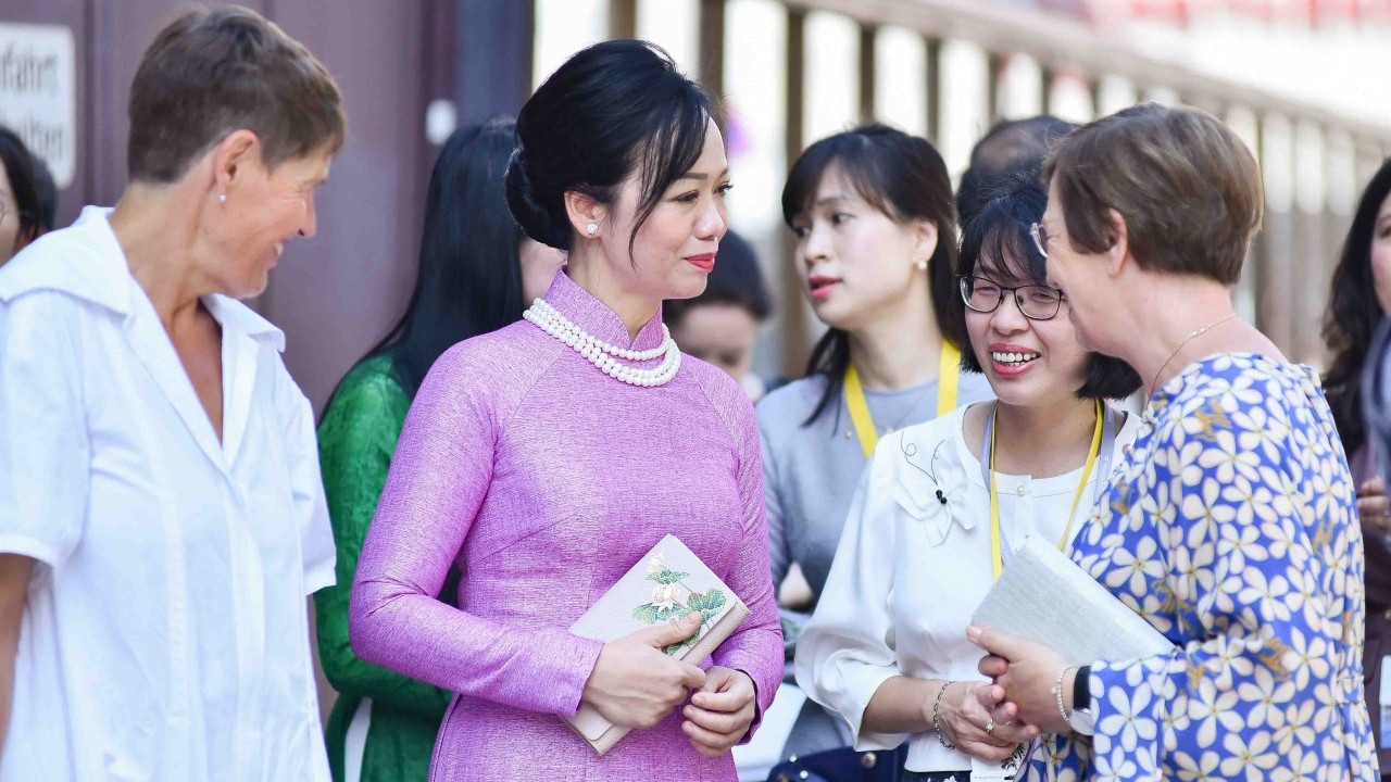 Phu nhân Chủ tịch nước tìm hiểu văn hoá, lịch sử đặc trưng của Áo và Italia