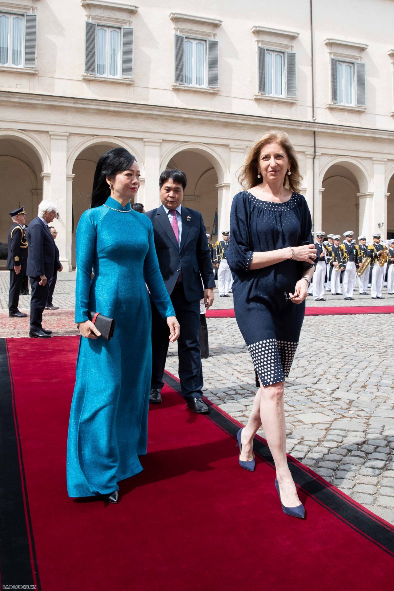 Bà Laura Mattarella cho biết, Cung điện Palazzo del Quirinale, một trong những tòa nhà nổi tiếng nhất Italia với quy mô đồ sộ, kiến trúc độc đáo, đậm nét văn hóa Italia. Bà Laura Mattarella cho biết, Cung điện Palazzo del Quirinale, một trong những tòa nhà nổi tiếng nhất Italia với quy mô đồ sộ, kiến trúc độc đáo, đậm nét văn hóa Italia.