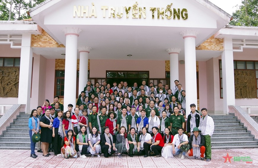 Giao lưu gia đình Việt với sinh viên Lào, Campuchia đang học tập tại Thành phố Hồ Chí Minh