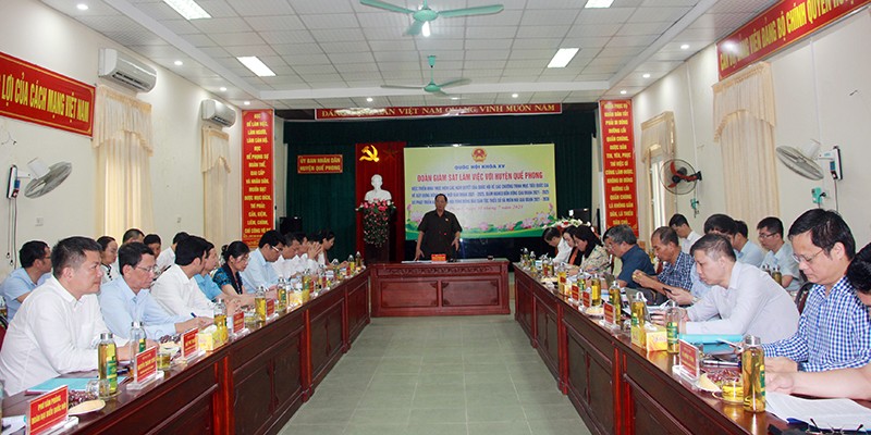 Nghệ An: Tặng quà cho gia đình chính sách, người có công trên địa bàn hai huyện Quế Phong và Tương Dương