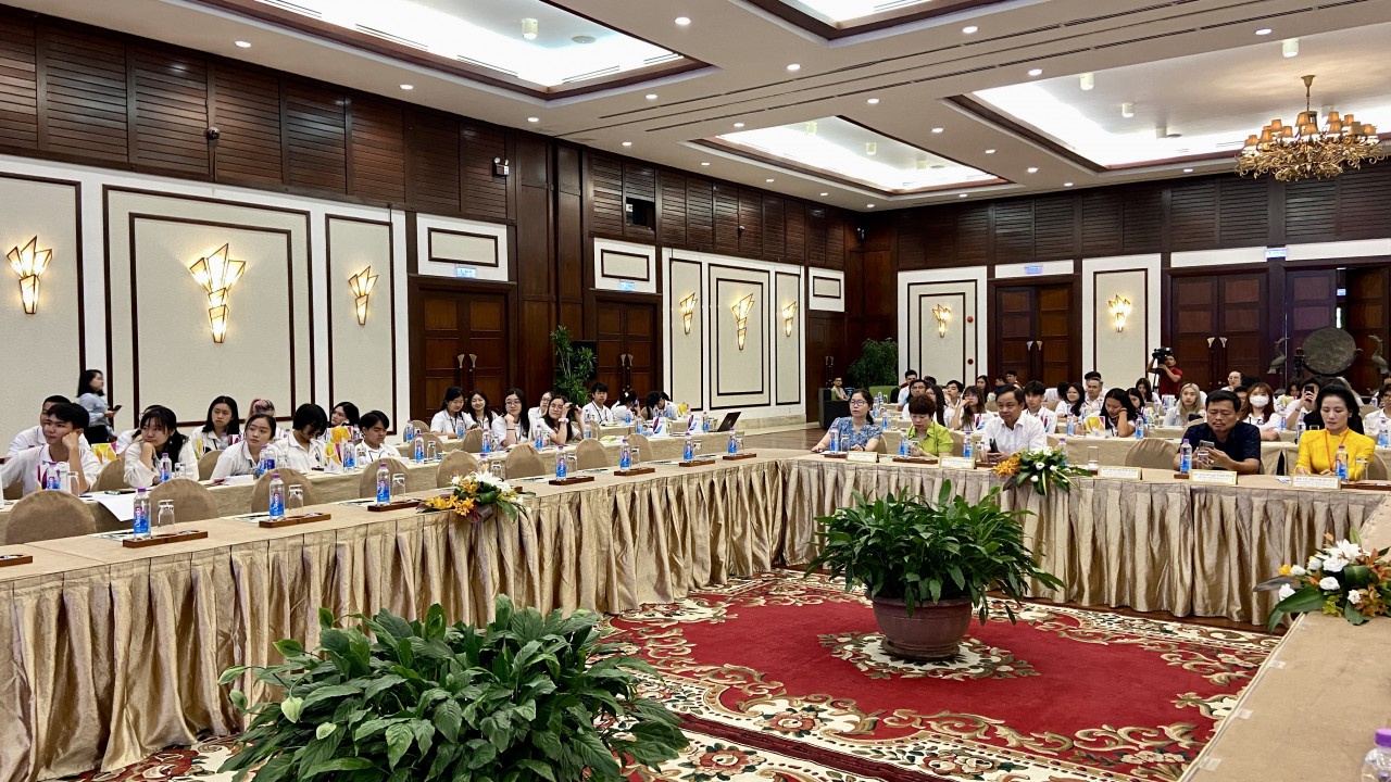 “Tuổi trẻ kiều bào phát huy vai trò Đại sứ du lịch Việt Nam ở nước ngoài”