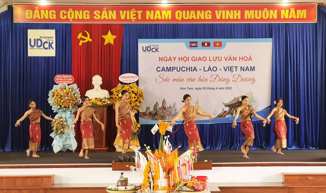 Phát triển đối ngoại nhân dân
