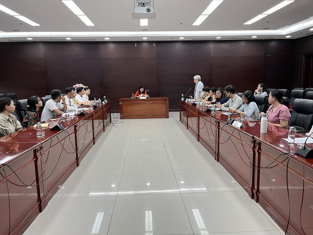Trao bằng khen cho 2 kiều bào có đóng góp xuất sắc tại Đà Nẵng