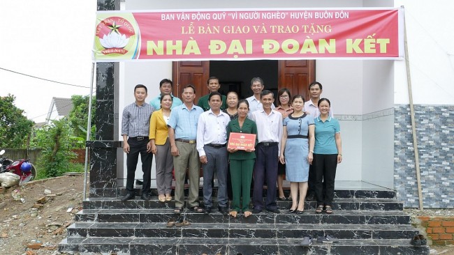 Đắk Lắk bàn giao nhà “Đại đoàn kết” cho hộ gia đình đặc biệt khó khăn ở huyện Buôn Đôn