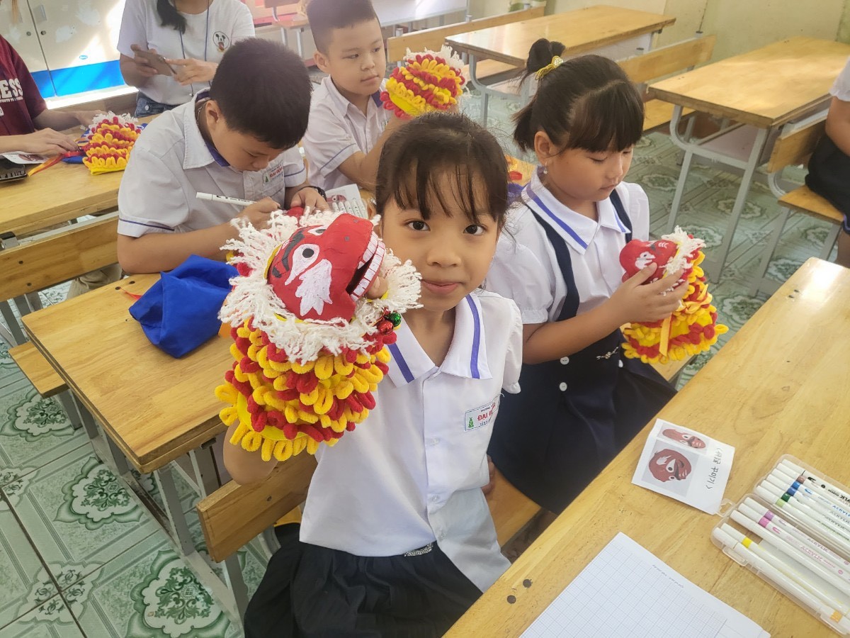 Thanh thiếu niên TP Cheonan (Hàn Quốc) truyền đam mê kỹ thuật số cho học sinh Hải Dương