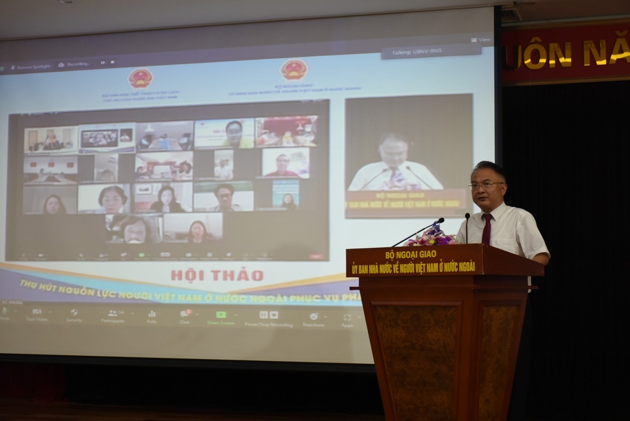 Thu hút nguồn lực người Việt Nam ở nước ngoài phục vụ phát triển du lịch