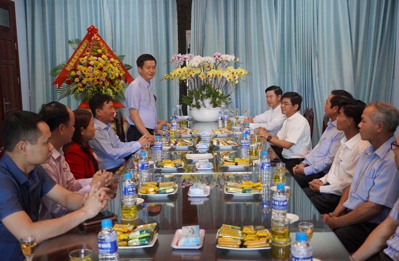 Lãnh đạo tỉnh Quảng Trị thăm, chúc mừng Trung tâm Hành hương Đức mẹ La Vang