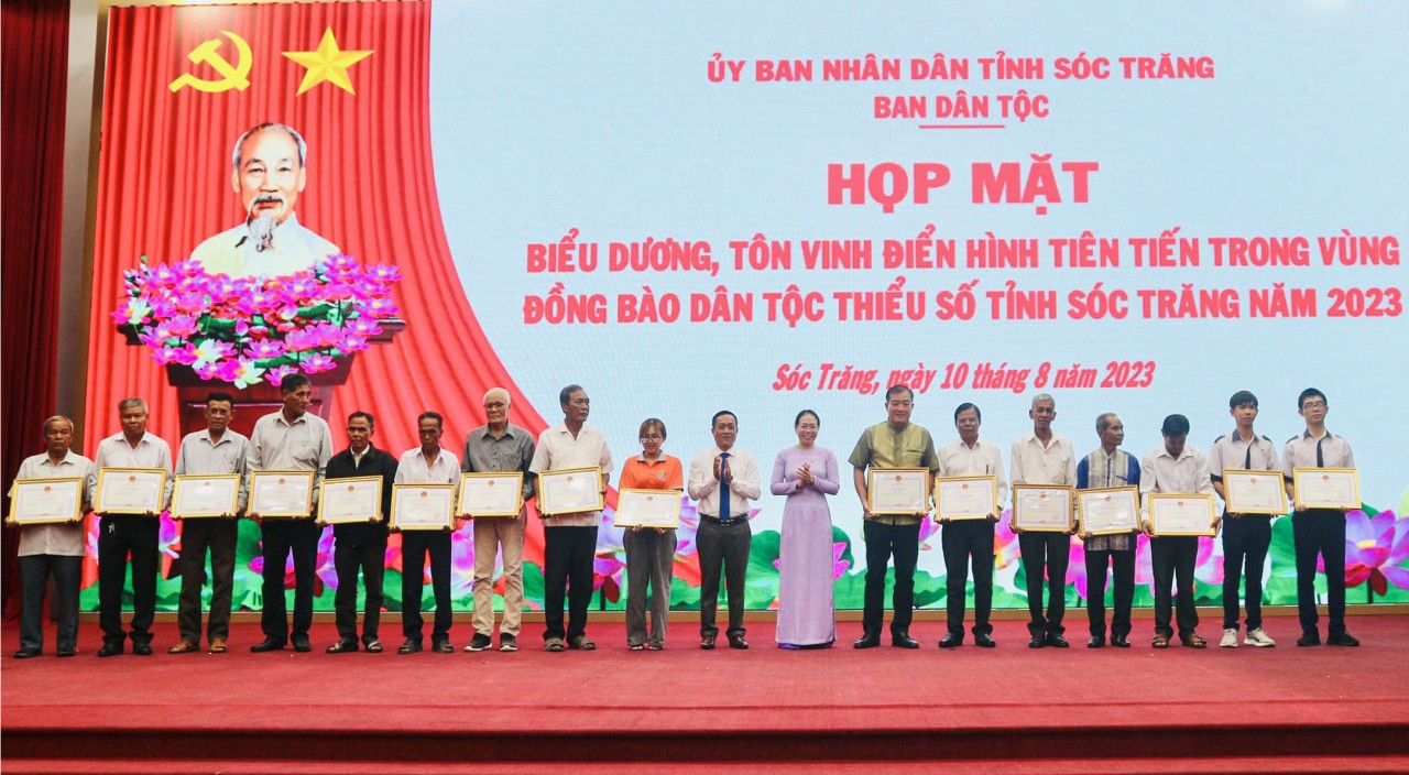 Sóc Trăng: Tôn vinh các gương điển hình tiên tiến trong đồng bào dân tộc thiểu số