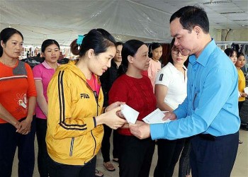 Tiếp tục hỗ trợ đoàn viên, người lao động giãn việc, mất việc