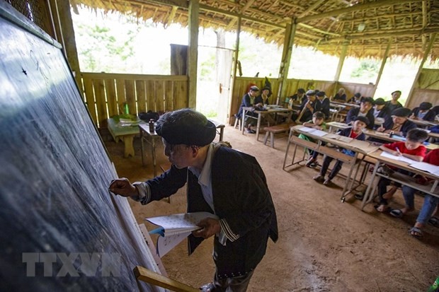 Vượt núi vượt rừng, giữ trọn hồn cho chữ Nôm-Dao cổ Đà Bắc | Văn hóa | Vietnam+ (VietnamPlus)