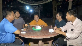 nghia tinh tren dat nuoc chua thap