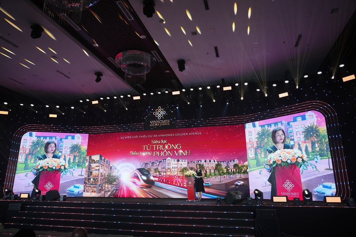 Đại diện chủ đầu tư chia sẻ các thông tin chính thức về dự án Vinhomes Golden Avenue trong sự chờ mong của hàng nghìn khách hàng.