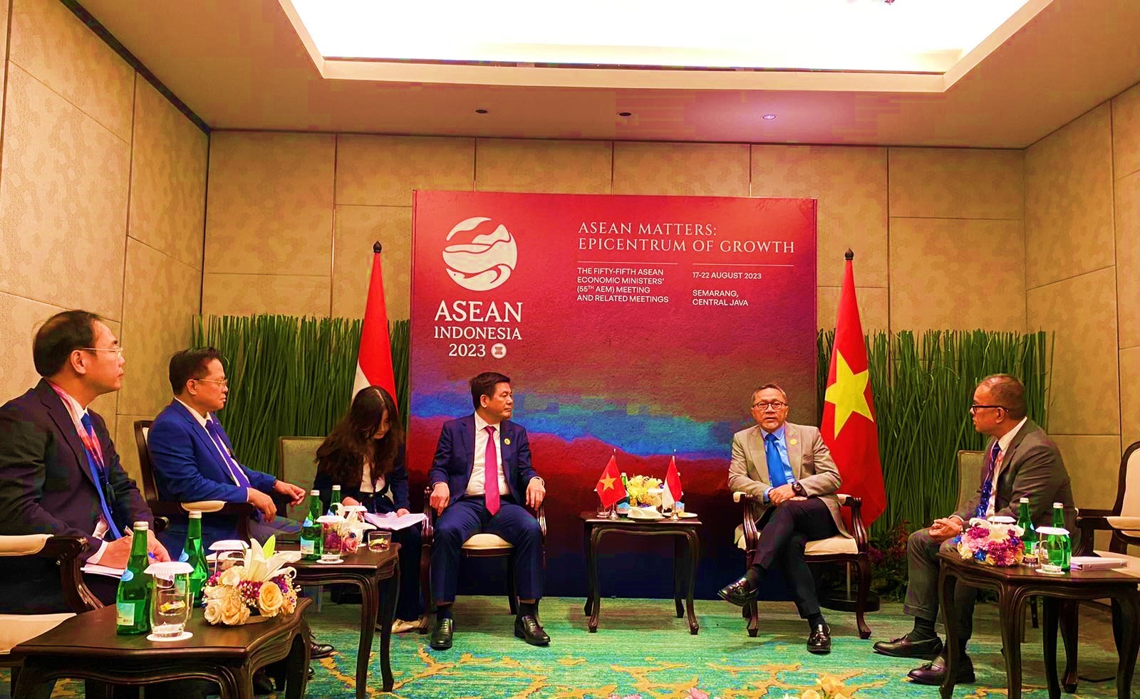 Bộ trưởng Nguyễn Hồng Diên làm việc với Bộ trưởng Bộ Thương mại Indonesia - Zulkifli Hasan (Ảnh: moit.gov.vn).