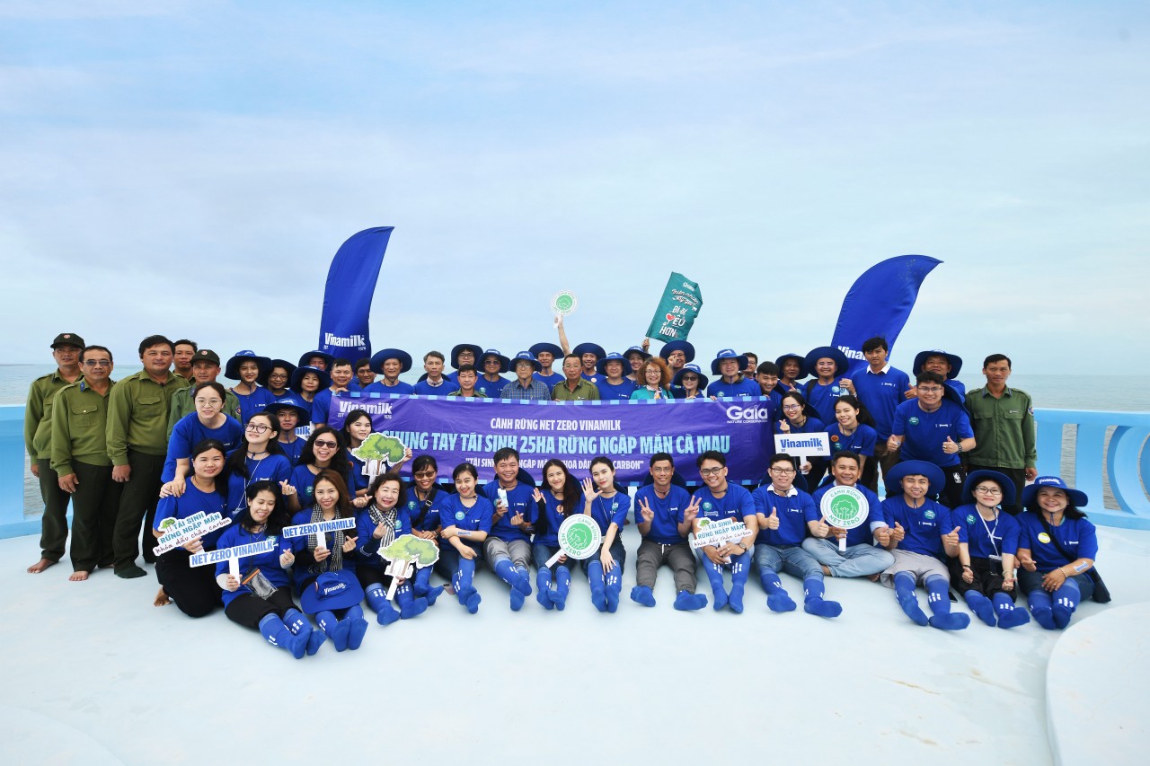 Vinamilk đẩy mạnh hình thành các “cánh rừng Net Zero” với dự án tái sinh 25 hecta rừng ngập mặn tại vườn quốc gia Mũi Cà Mau