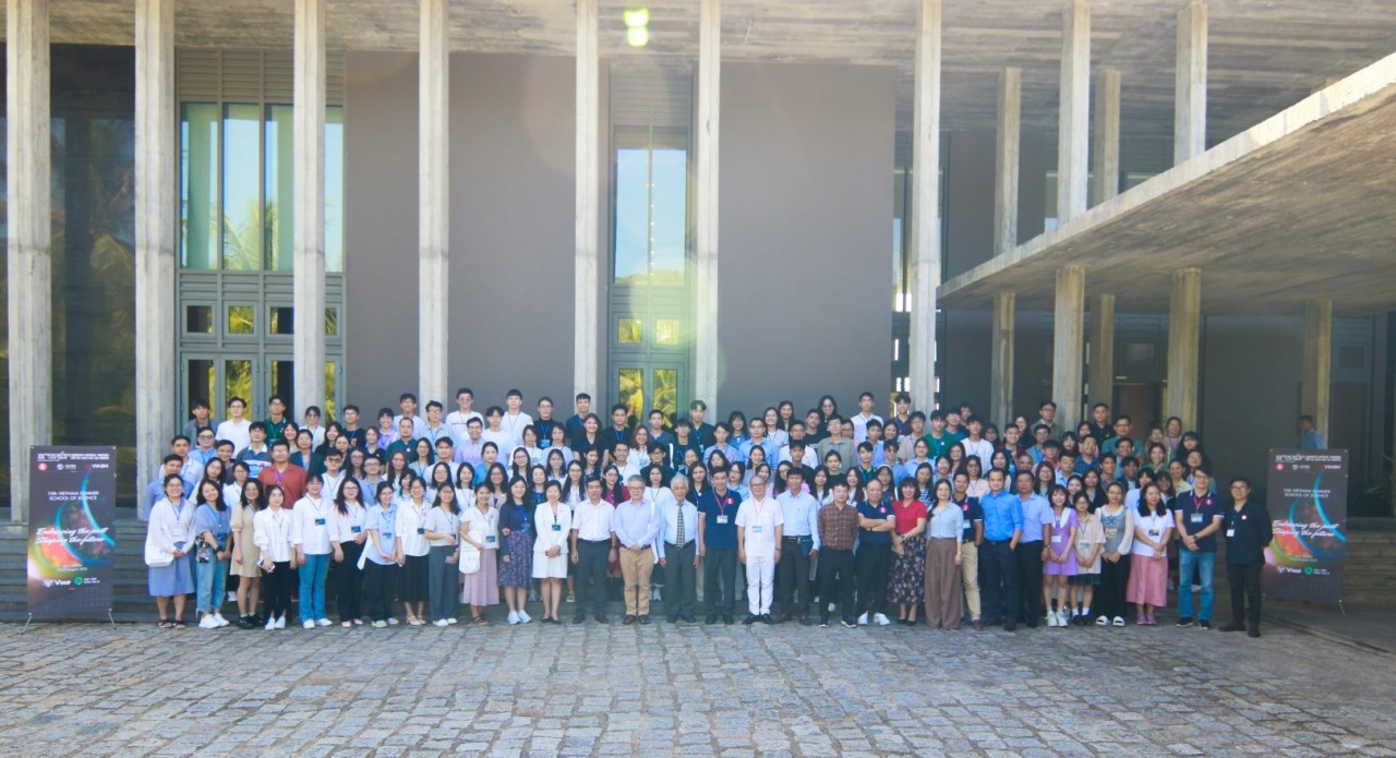 Năm nay, trường hè khoa học thu hút sự tham gia của nhiều khách mời đặc biệt gồm 20 giảng viên, và 150 học viên xuất sắc nhất được tuyển chọn từ hơn 900 hồ sơ ứng tuyển đến từ nhiều lĩnh vực khoa học.