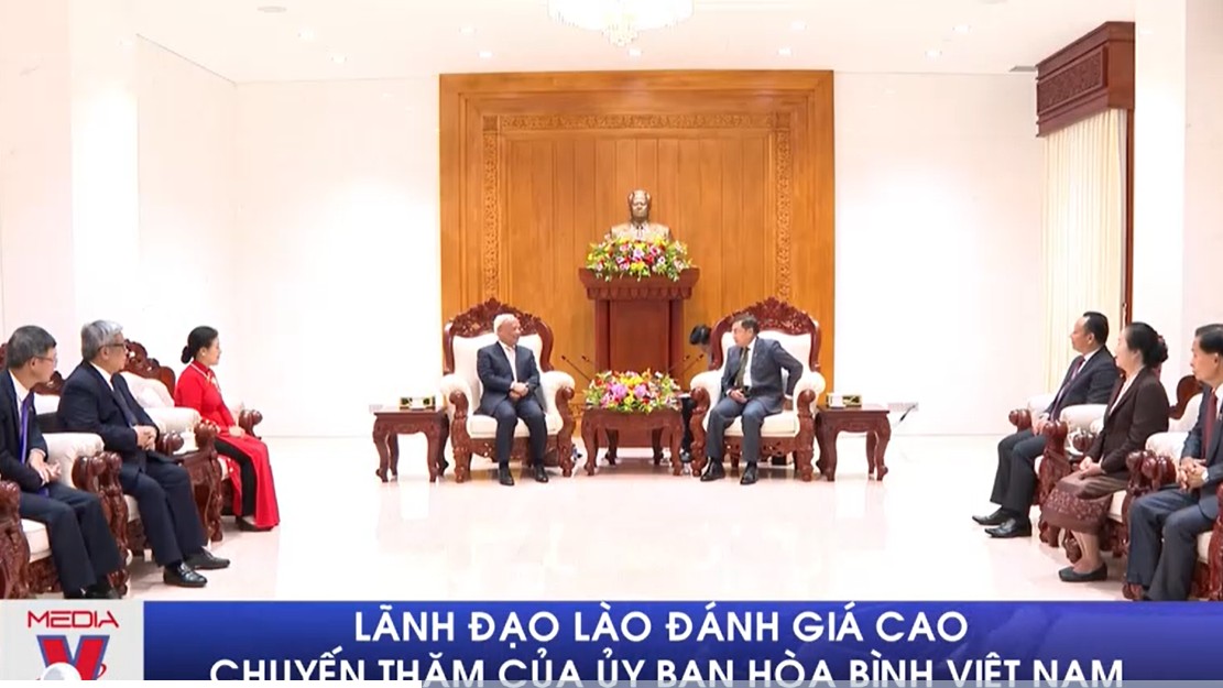 lanh dao lao danh gia cao chuyen tham cua uy ban hoa binh viet nam
