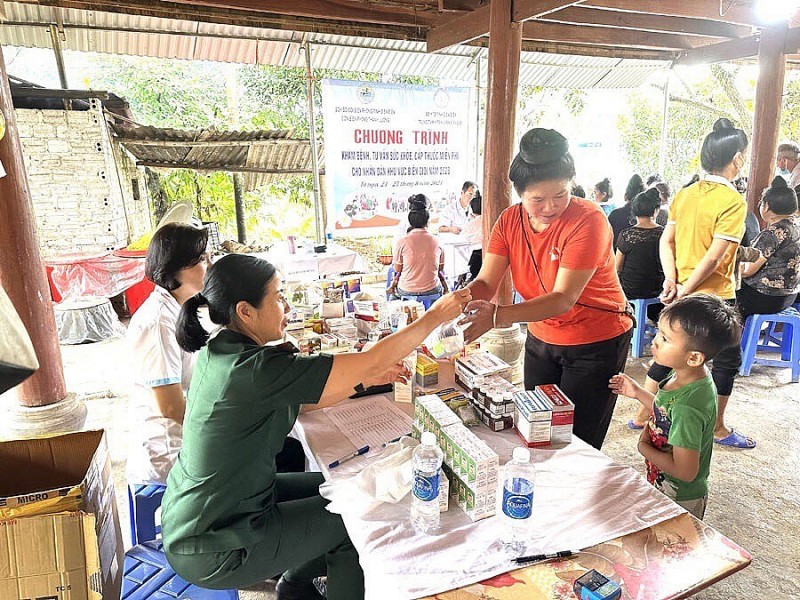 Điện Biên: Hơn 200 người dân khu vực biên giới được khám bệnh, cấp thuốc miễn phí