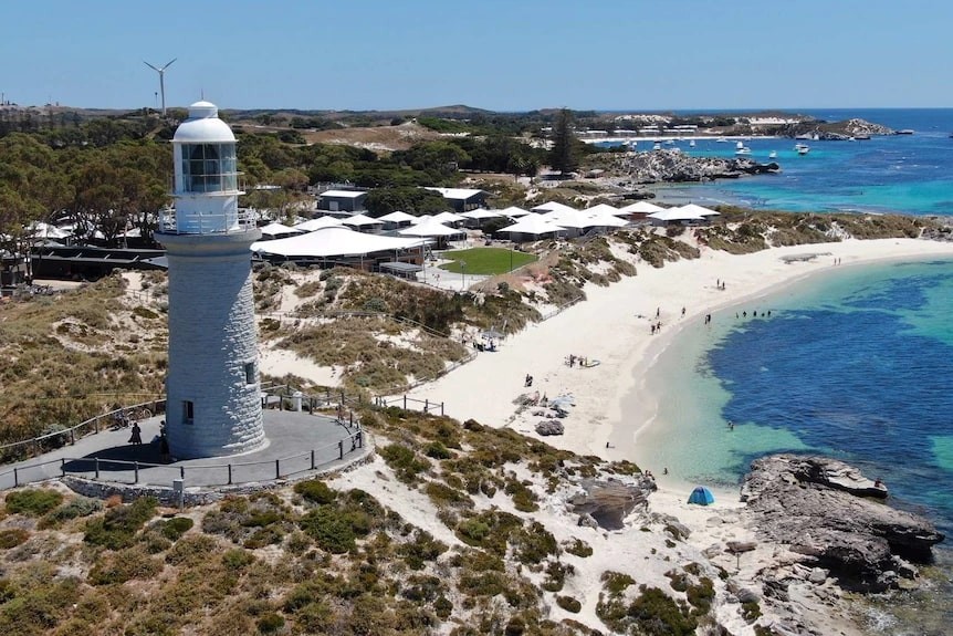 Thăm thú đảo Rottnest - Hòn đảo có quá khứ bí ẩn tại Úc