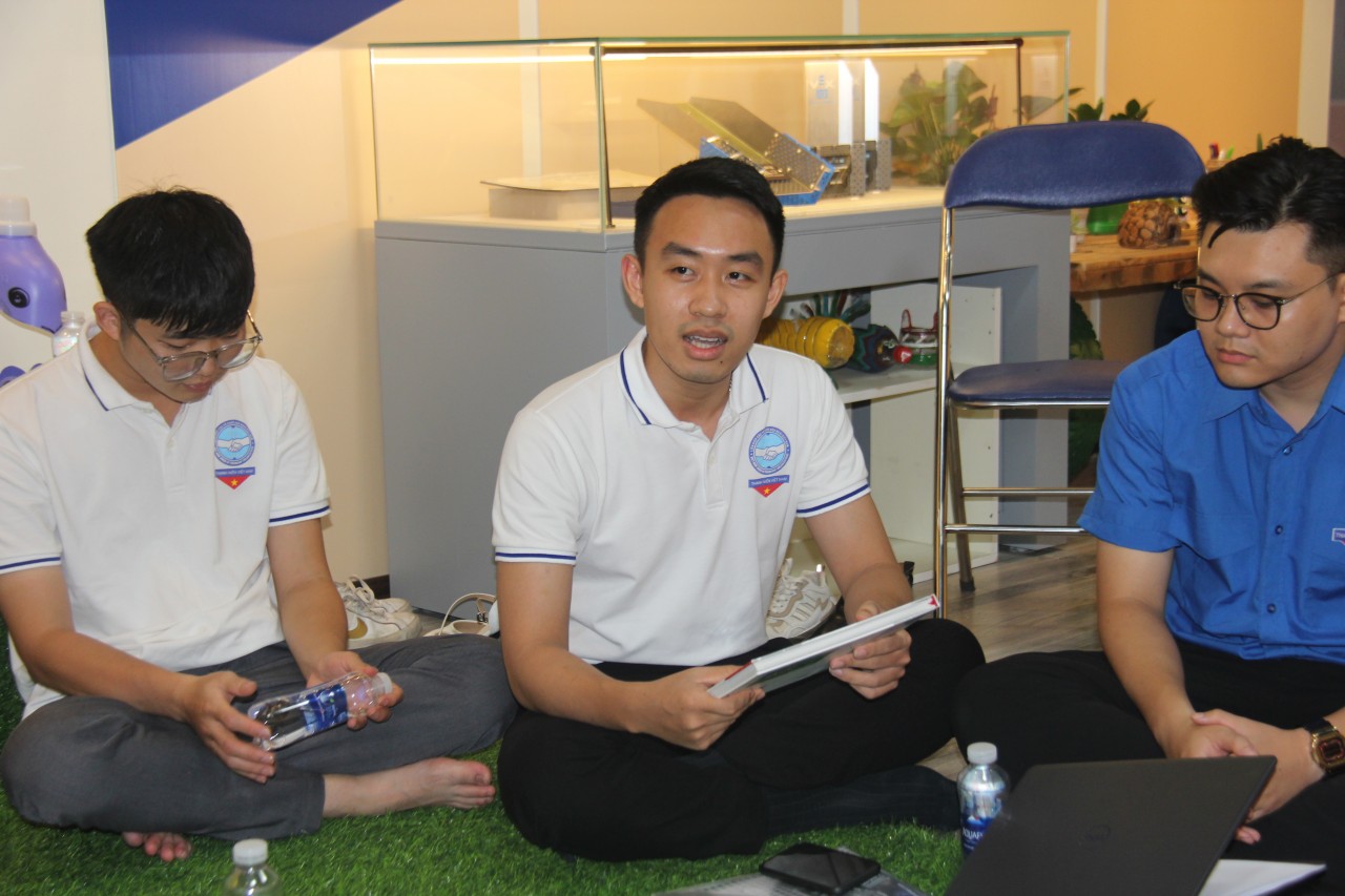 Thanh niên VUFO thăm bảo tàng, giới thiệu sách nhân kỷ niệm ngày Quốc khánh 2/9