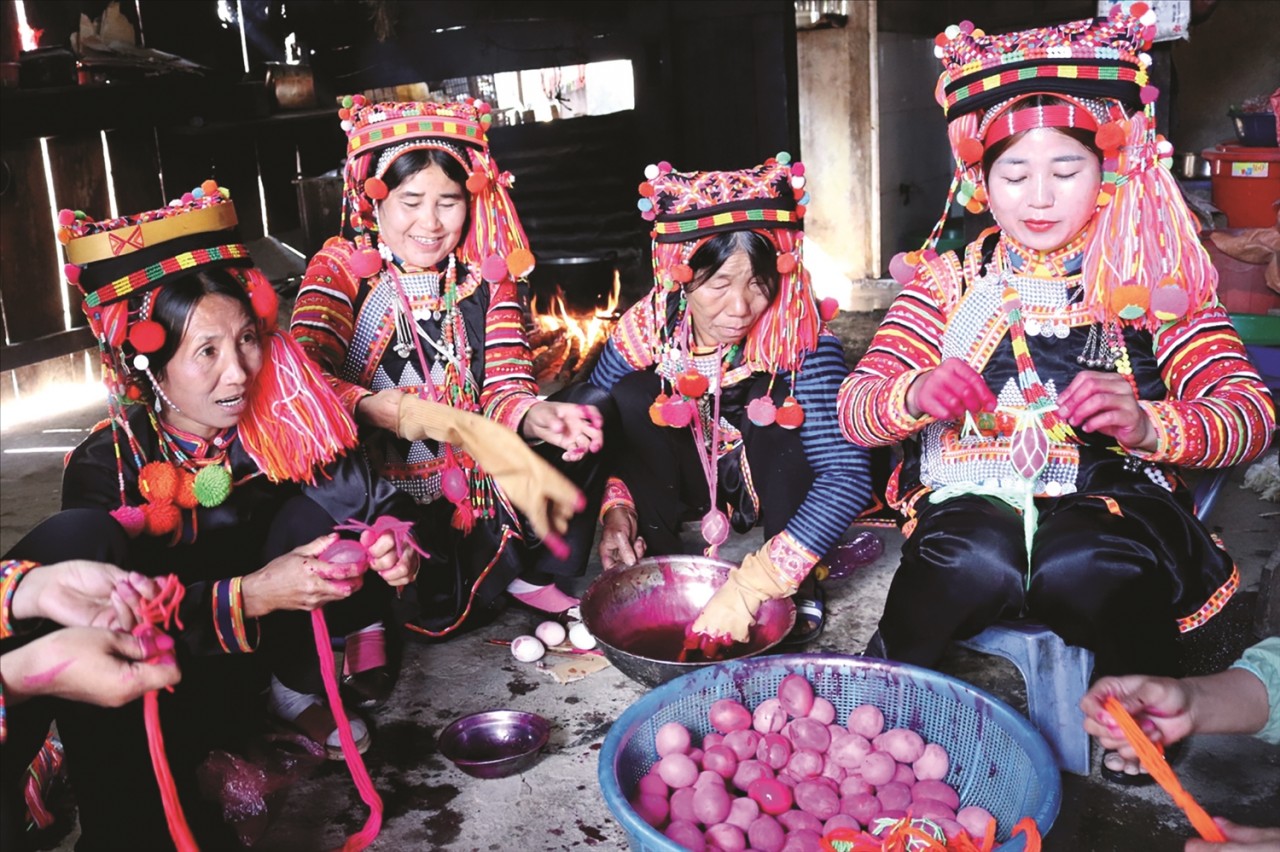 Trường ca Xa Nhà Ca cùng chiều dài lịch sử người Hà Nhì