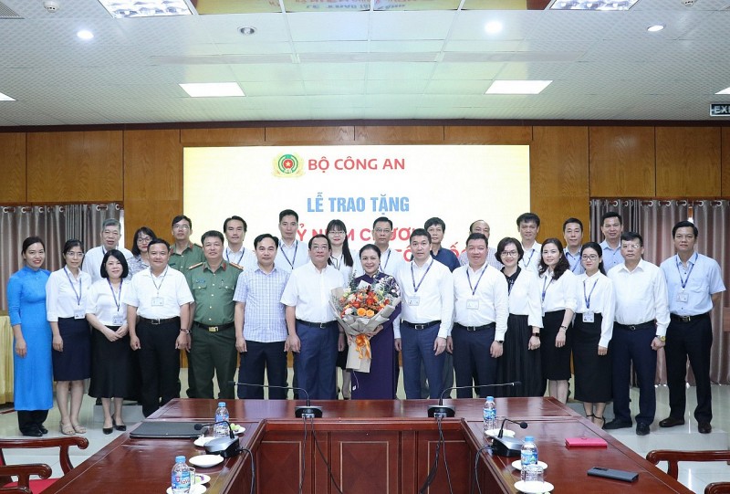 Bộ Công an vinh danh đóng góp của Đại sứ Nguyễn Phương Nga trong sự nghiệp bảo vệ an ninh tổ quốc