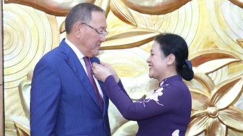 Vinh danh đóng góp của Đại sứ Yerlan Baizhanov trong việc thúc đẩy quan hệ hữu nghị Việt Nam - Kazakhstan