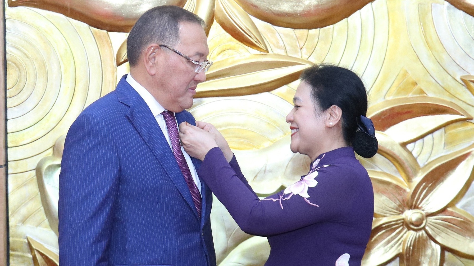 Vinh danh đóng góp của Đại sứ Yerlan Baizhanov trong việc thúc đẩy quan hệ hữu nghị Việt Nam - Kazakhstan